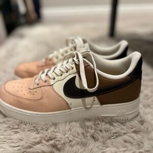 Nike Air Force 1 Sneakers